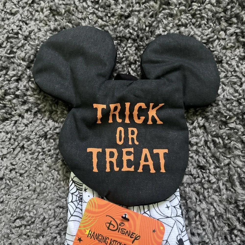 Disney Mickey Mouse Halloween kitchen towel button loop‎ hanging spider webs